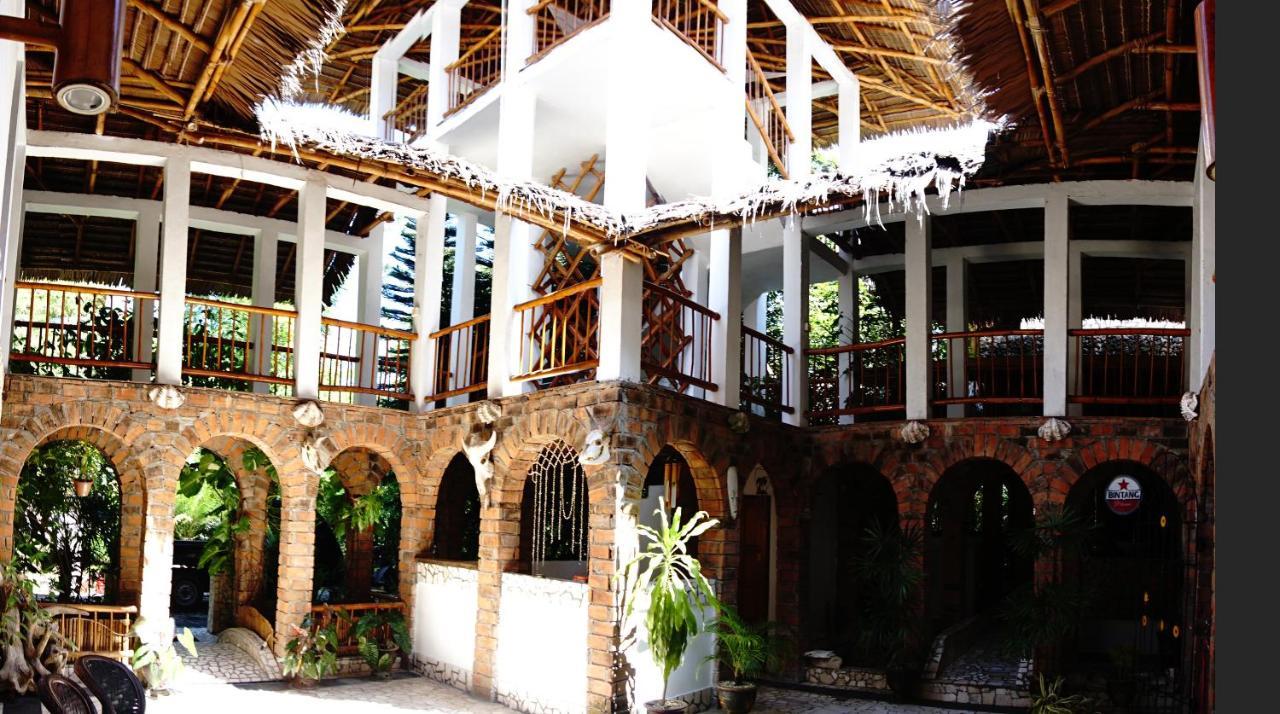 Mangga Lodge Bira Exteriör bild