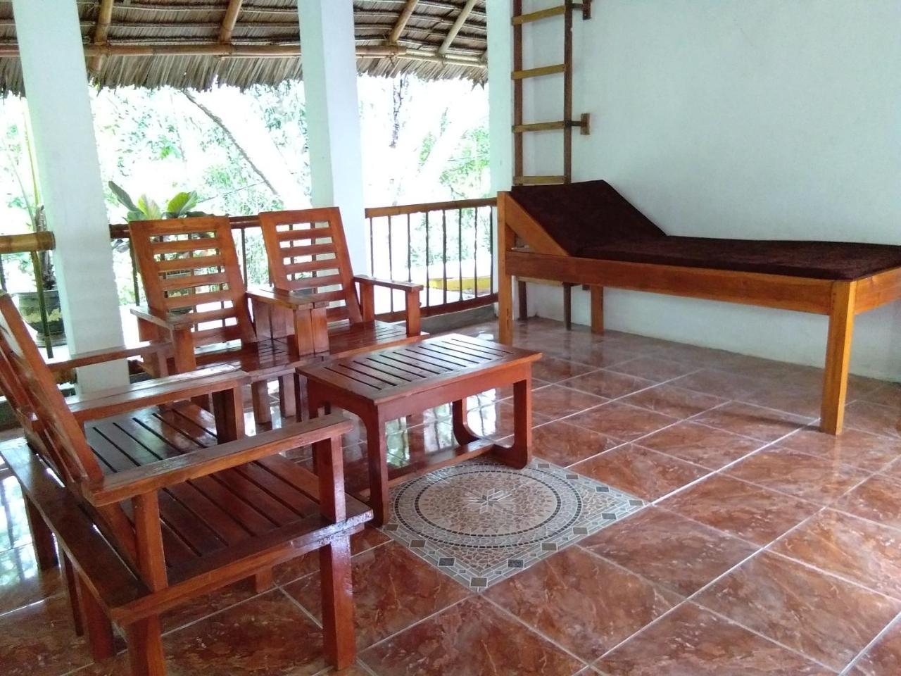 Mangga Lodge Bira Exteriör bild
