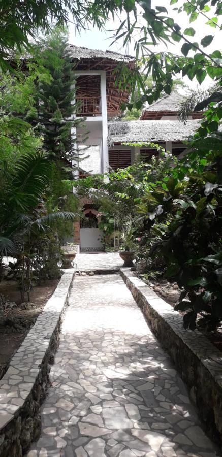 Mangga Lodge Bira Exteriör bild