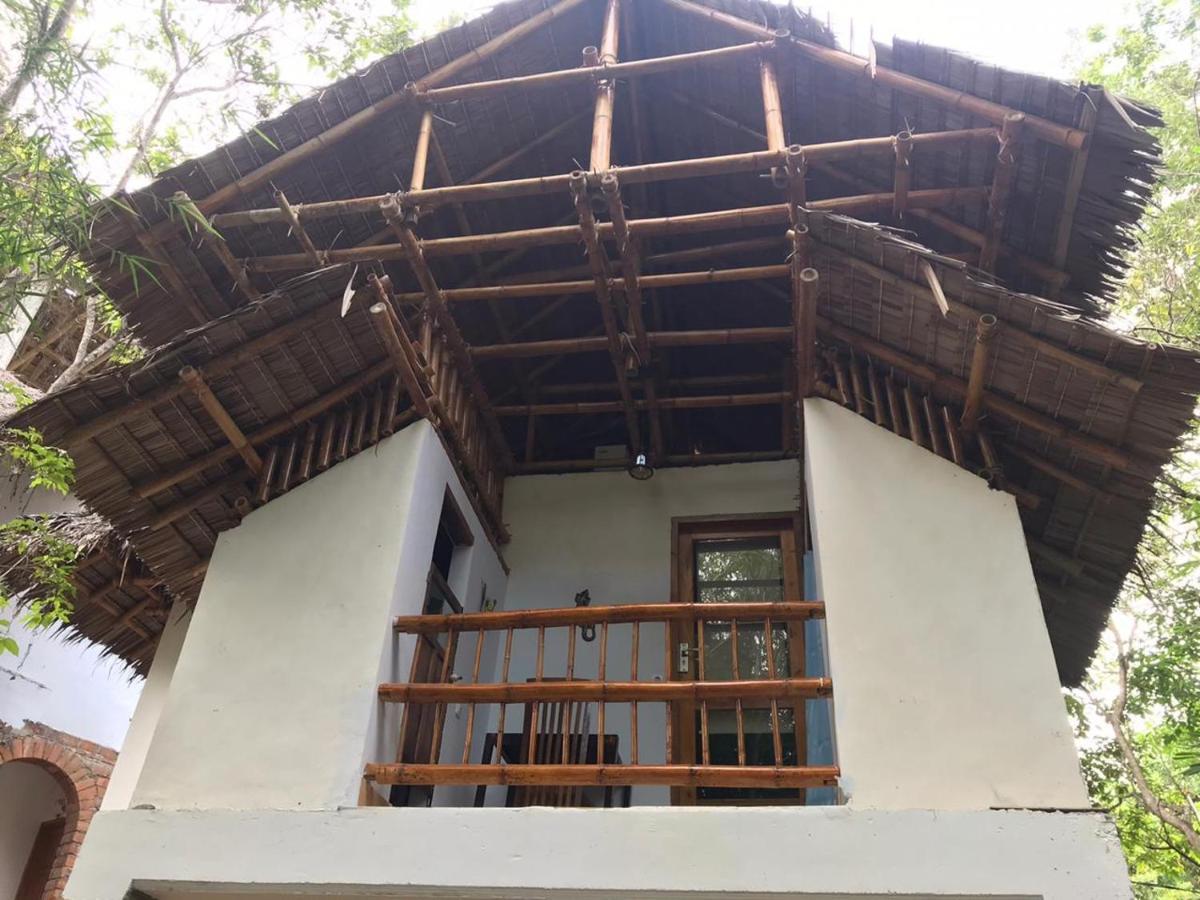Mangga Lodge Bira Exteriör bild